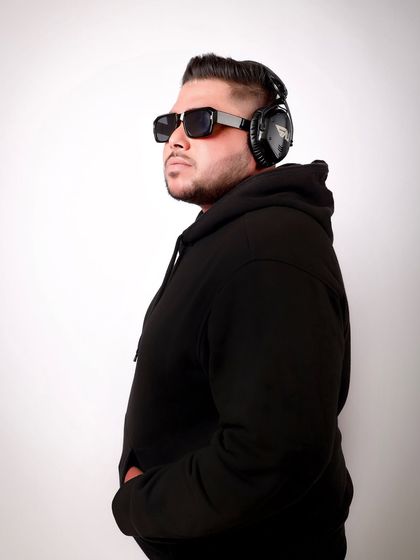 The Look: DJ Sau's Press Kit photo 14