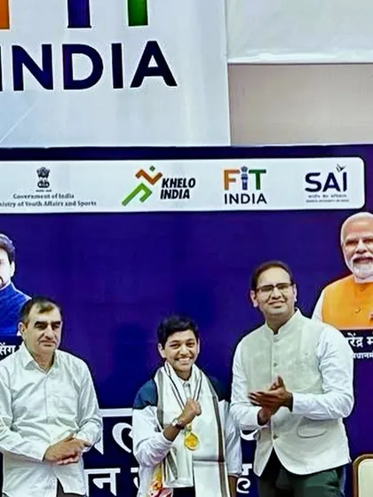 Vedika Satre being honored by the Sports Authority of India for her contribution to boxing.