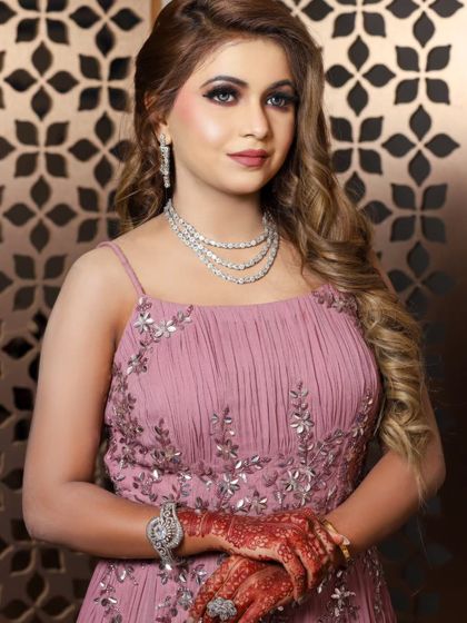 The perfect party look. This gown is both comfortable and incredibly glamorous.