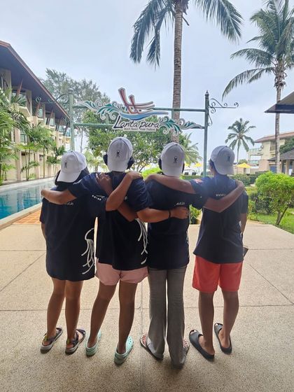 Our newly certified young divers, united as a team. They are now ready to explore the underwater world with their families.