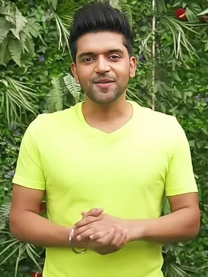 It was a pleasure to create a green wall backdrop for the super talented Guru Randhawa. It's always great to see my work appreciated by premium clients.