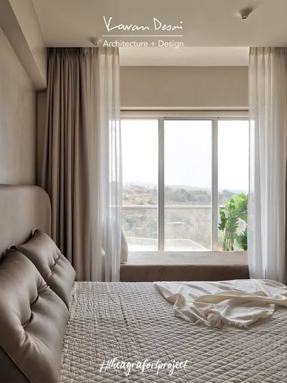 A calm and neutral bedroom from the Agra Fort Project. The focus here is on texture and light, with a comfortable window seat providing the perfect spot to relax and enjoy the view of the valley.