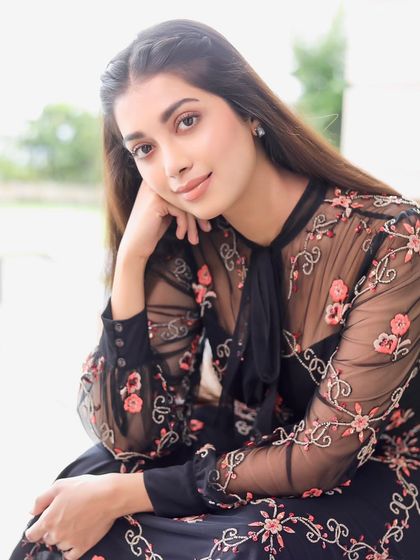 Digangana looking elegant and poised. The makeup is minimal and clean, focusing on flawless skin and softly defined eyes and lips, proving that sometimes less is more.