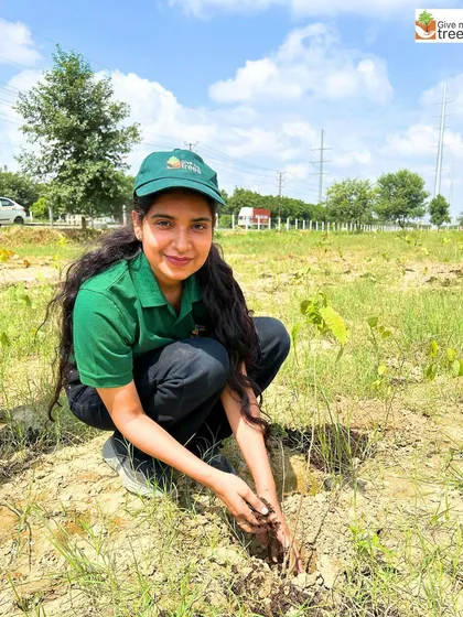 More shots of our incredible volunteers and team members from various EXL drives. Each image captures the dedication, teamwork, and individual commitment that defines our work. From kids to corporate leaders, everyone plays a part.