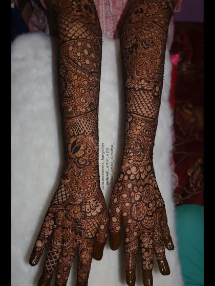 Azra Mehendi - Mehendi Artistry Full Bridal Mehendi photo 31