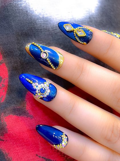 Celebrate with Style: Festive Nail Designs photo 16