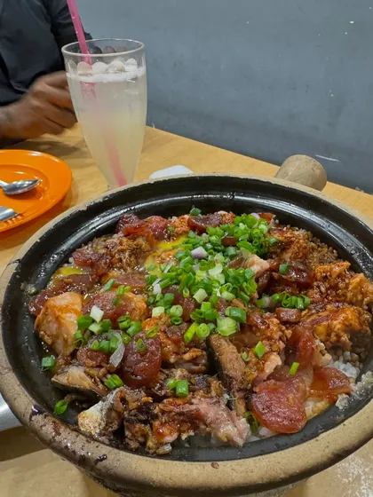 This claypot rice is a hearty and satisfying meal, perfect for a hungry appetite. The combination of savoury meats, seasoned rice, and the smoky flavour from the claypot makes it a truly special dish.