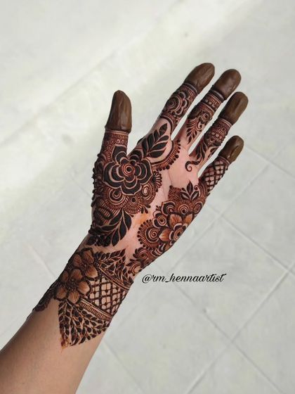 Elegant Floral & Vine Designs photo 7