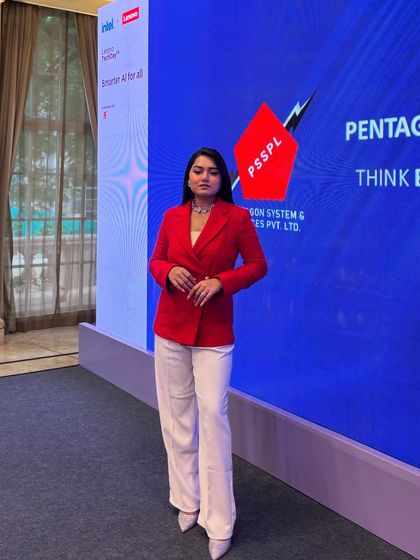 Posing before the Lenovo TechDay, powered by Intel. For tech events, a polished and confident look is key to representing innovative brands.