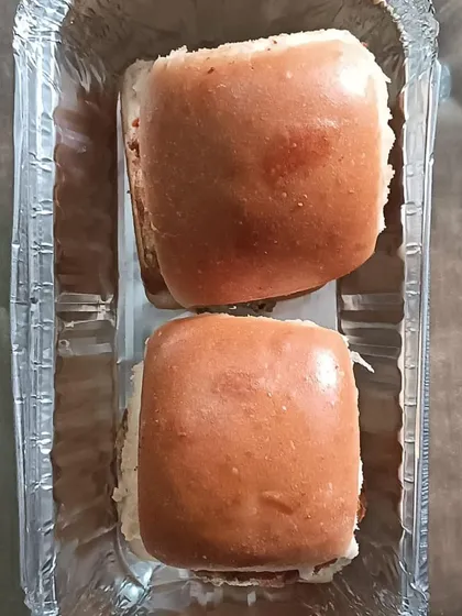 Another look at my special Vada Pav, a perfect snack to satisfy your hunger pangs.