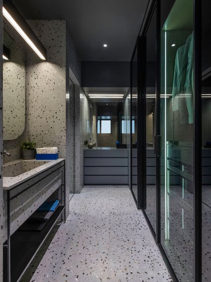 A Hint of Azul: Curvilinear Forms & Color photo 23