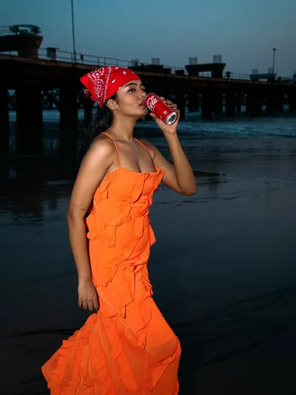 The product in action. This lifestyle shot is designed to feel authentic and relatable, capturing a perfect end-of-day moment.
