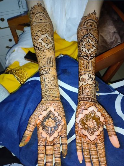 Hajira Mehendi Artist - Mehndi Artist Services Intricate Bridal & Sangeet Designs photo 12