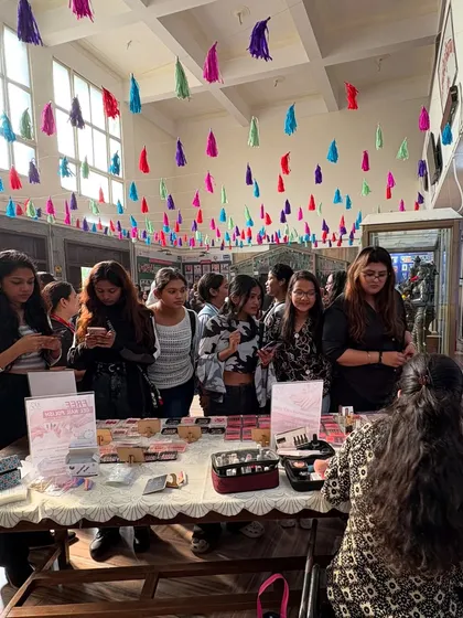The crowd at my nail art stall! It makes me so happy to see so many people interested in my hand-painted nails.