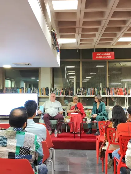 The audience listens intently during the talk on Quebec comics. Our events draw an engaged crowd of students, academics, and culture enthusiasts.