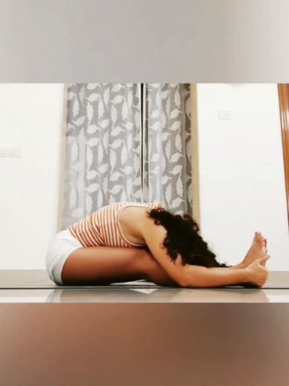 Curly Yoga Girl - Online Yoga Classes My Daily Practice: Stretches & Flows photo 22