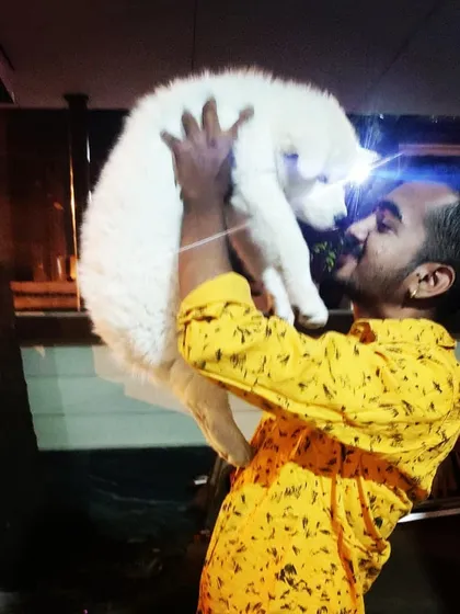 This is the connection I strive for. A relationship built on mutual respect and positive experiences, where the dog is happy, confident, and eager to be with you.