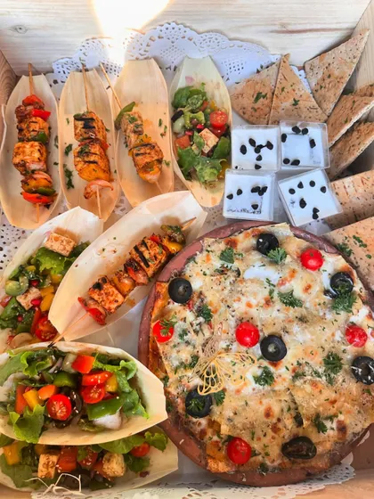 My Italiano Platter brings the taste of Italy to you. It includes baked ricotta lasagne, roasted paprika cottage cheese skewers, Greek feta salad, and vanilla tiramisu.