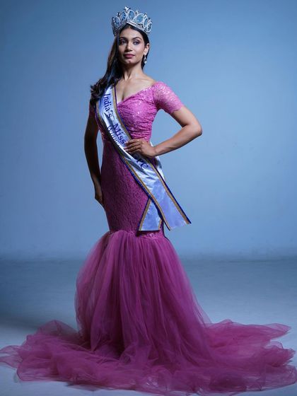 Rent Your Look - Ethnic & Occasion Wear Rental Glamorous Evening Gowns photo 14