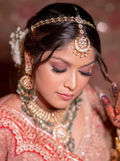 A closer look at the artistry that goes into each bridal look. For Shikha's wedding, we focused on soft, blended eyeshadow and perfectly defined lashes to create a dreamy and romantic gaze.