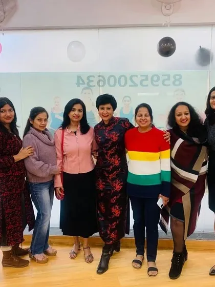 A group photo with our amazing trainers and members at the inauguration of the new Noida studio.