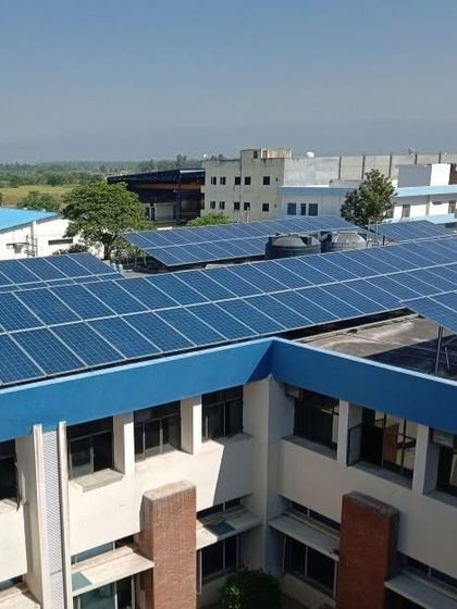 A shot of the solar installation on different sections of the Micron Technologies building. We customize our designs to fit the unique architecture of each site, ensuring optimal use of all available roof space.