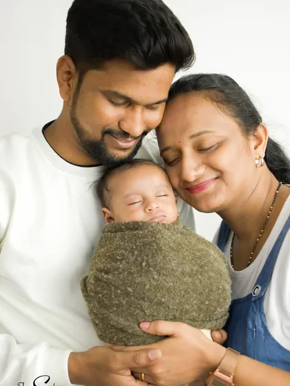The feeling of your baby sleeping peacefully on your chest is pure bliss. I aim to capture that feeling of comfort, safety, and overwhelming love in a single frame.