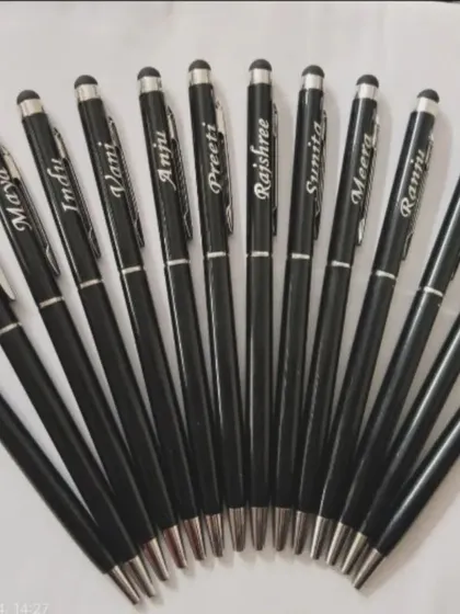 This is a large order of personalized stylus pens, perfect for corporate events or as gifts for a team. Each pen is engraved with a different name.