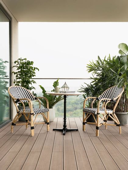 A duplicate of 225, showing the full balcony setup.