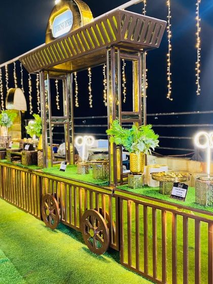 Artful Displays & Elegant Setups photo 15