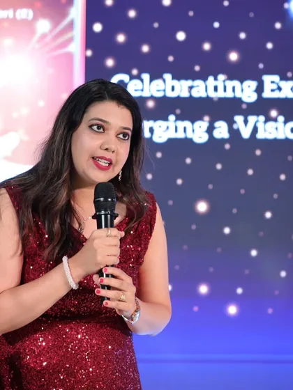 A close-up from the awards night. My focus is always on connecting with the audience, delivering key messages with clarity, and keeping the event's energy high from start to finish.