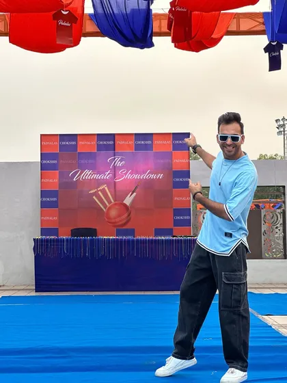 Hosting a pre-wedding 'Play Day'. This cricket-themed showdown was a super fun way for the families to bond and get competitive before the main events.