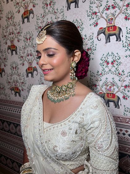 Modern Pastel & White Bridal Looks photo 9