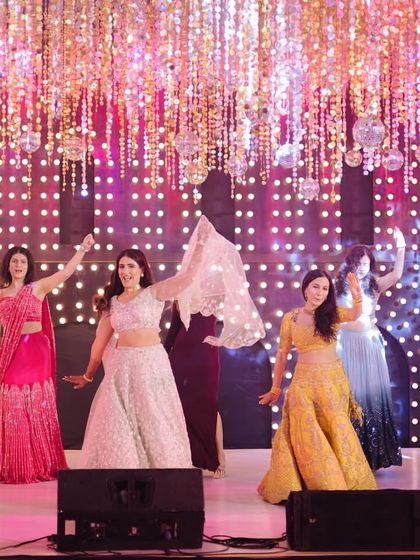 Manat Bajaj - Wedding Dance Choreography Sangeet Squad: Bridesmaids & Friends photo 13