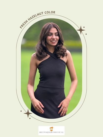 Another happy shot of this fresh hazelnut hair color. It’s a versatile shade that looks effortlessly chic and sophisticated.