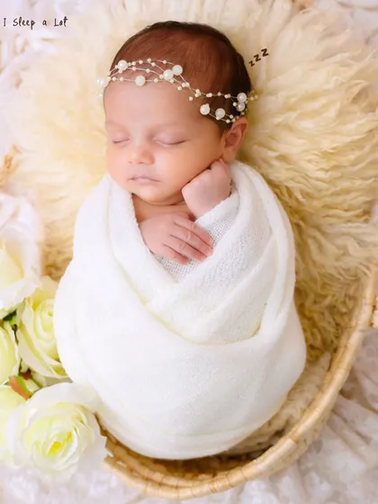 So small, so calm, so perfectly new. In my studio, your newborn's safety and comfort are my top priorities, allowing me to capture their peaceful innocence.