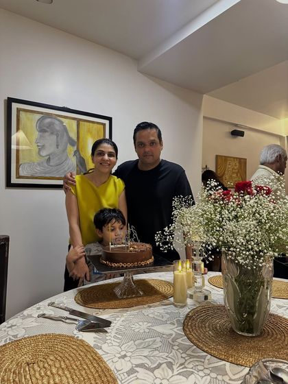 A beautiful family celebrating a special day together with our chocolate cake. It’s a privilege to be a part of these intimate and happy occasions.