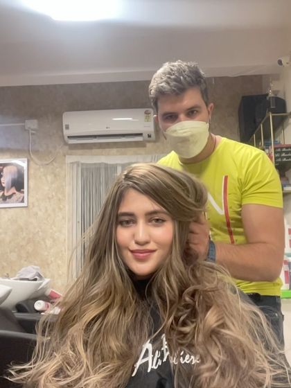 Ali Barbiere - Dimensional Color & Blonding Bold Blonde Transformations photo 41