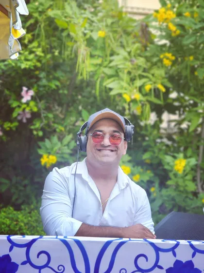 A moment of calm during a beautiful daytime wedding event. Behind the console, I'm focused on the music, but I always enjoy connecting with the happy energy of the crowd.