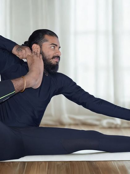 Yogabandhu Prashanth - Yoga & Holistic Wellness Workshops The Art of Yoga: Asana & Pranayama photo 4