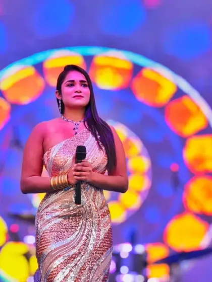 A beautiful shot on the colorful stage at the Knauf India family day. I bring glamour and grace to every event, no matter the occasion.