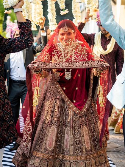 Classic & Elegant Brides photo 13