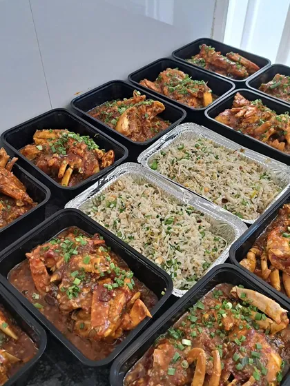 For all the seafood lovers, my Chilli Garlic Crabs are a must try. I use only the freshest crabs and cook them in a flavourful sauce, packed and delivered for a truly special meal at home.
