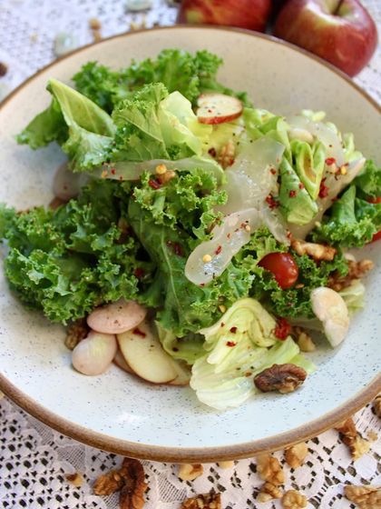A weekend special, our Double Beans, Kale & Ice Apple Salad is a vibrant combination of flavors and textures. Fresh ice apple and crisp apple provide sweetness, while walnuts add a satisfying crunch.