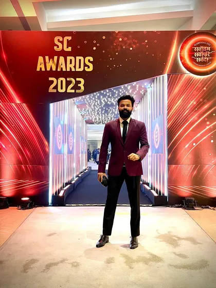Arriving for the SC Awards 2023, where I was performing for the HUL conference event. I am consistently chosen for high-stakes awards nights and corporate conferences that demand a premium touch.