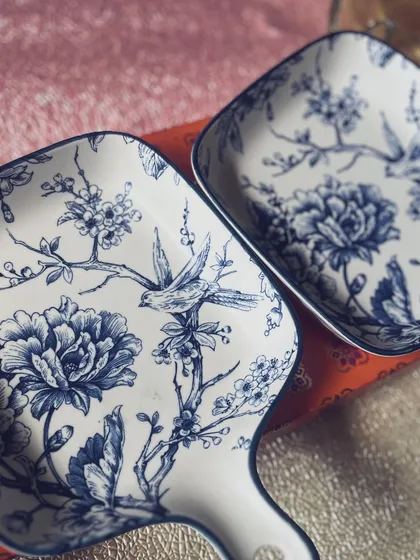 These beautiful blue and white ceramic platters were a curated item in one of my festive hampers. I believe in including high-quality, utilitarian items that recipients can cherish long after the occasion.