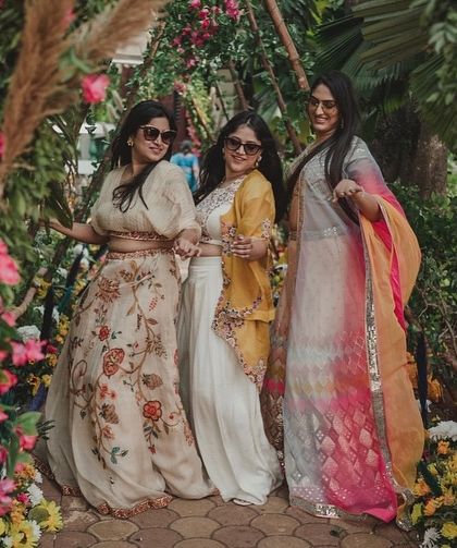 Chic & Playful Mehendi Setups photo 15