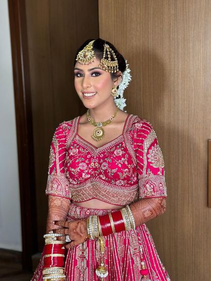 Traditional Red & Pink Bridal Looks photo 19