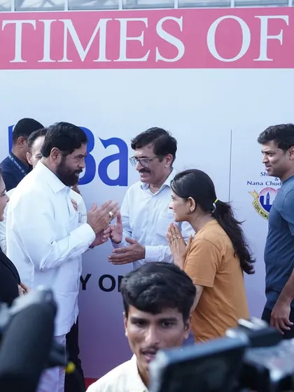 Welcoming the Deputy Chief Minister of Maharashtra, Shri Eknath Shinde, to our International Day of Yoga event at Marine Lines. The support of public leaders is invaluable in promoting wellness on a large scale.