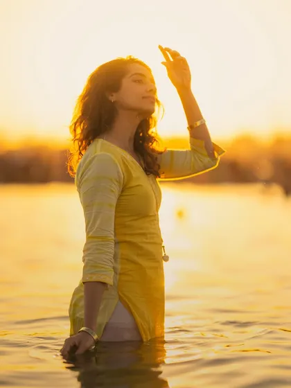 Soaking in the last rays of the sun. The light on the water was magical, and I am so grateful for these moments of beauty and peace.